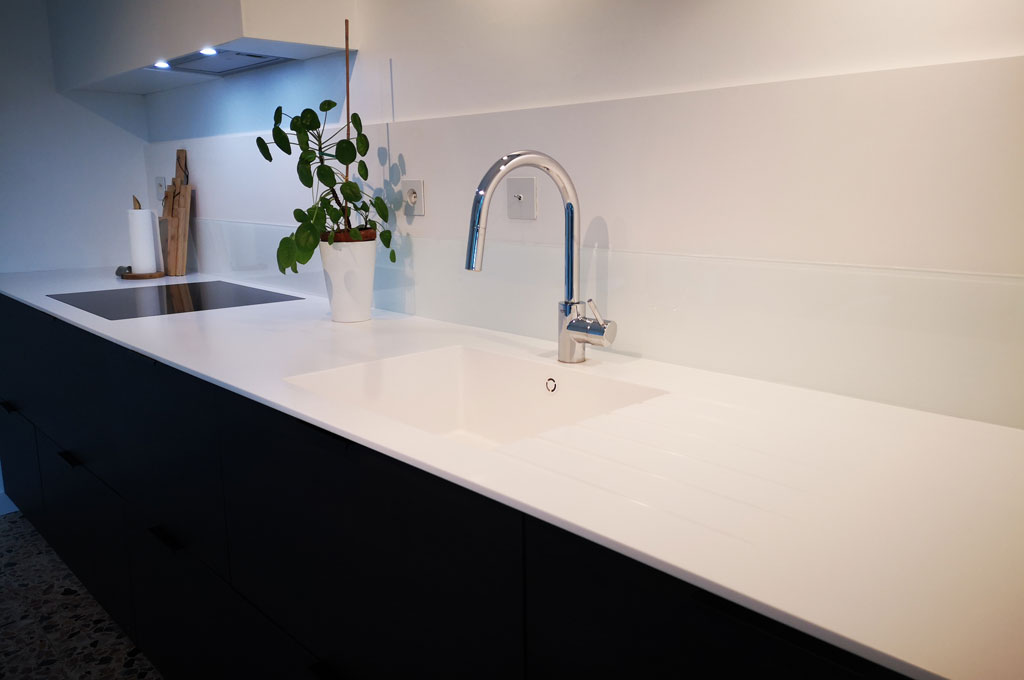 Réalisation cuisine Corian® par Planistone